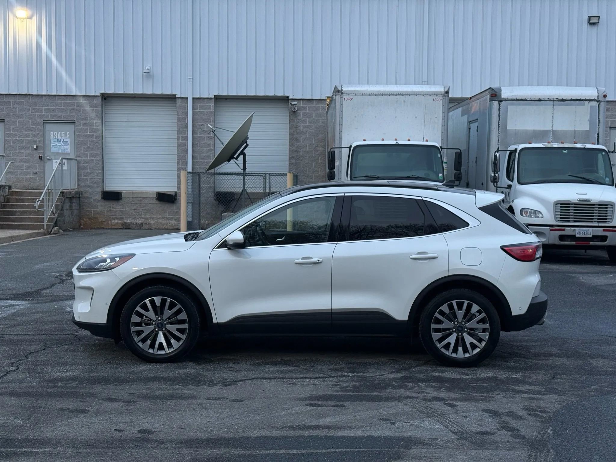 Used 2020 Ford Escape Titanium image 10