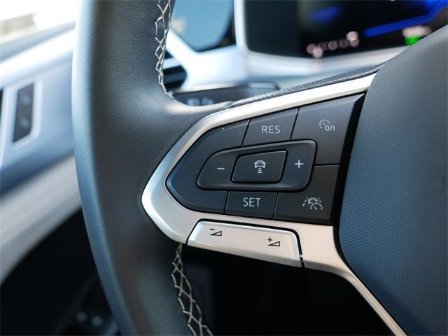 Certified 2025 Volkswagen Taos SE w/ Panoramic Sunroof Package image 25