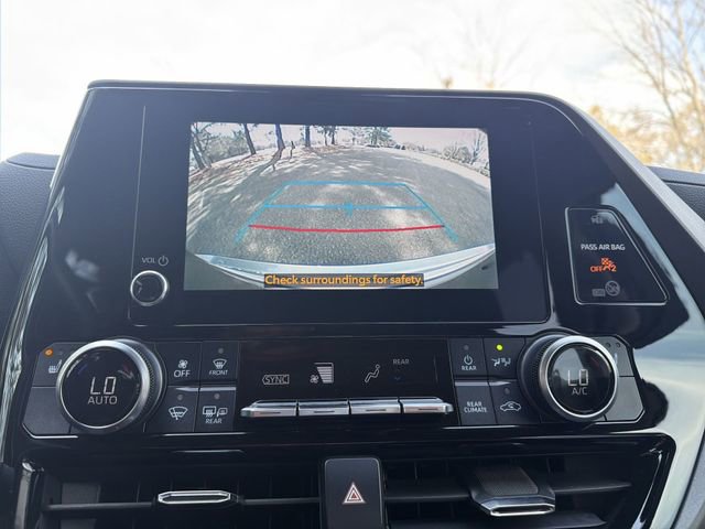 Used 2023 Toyota Highlander XLE image 17