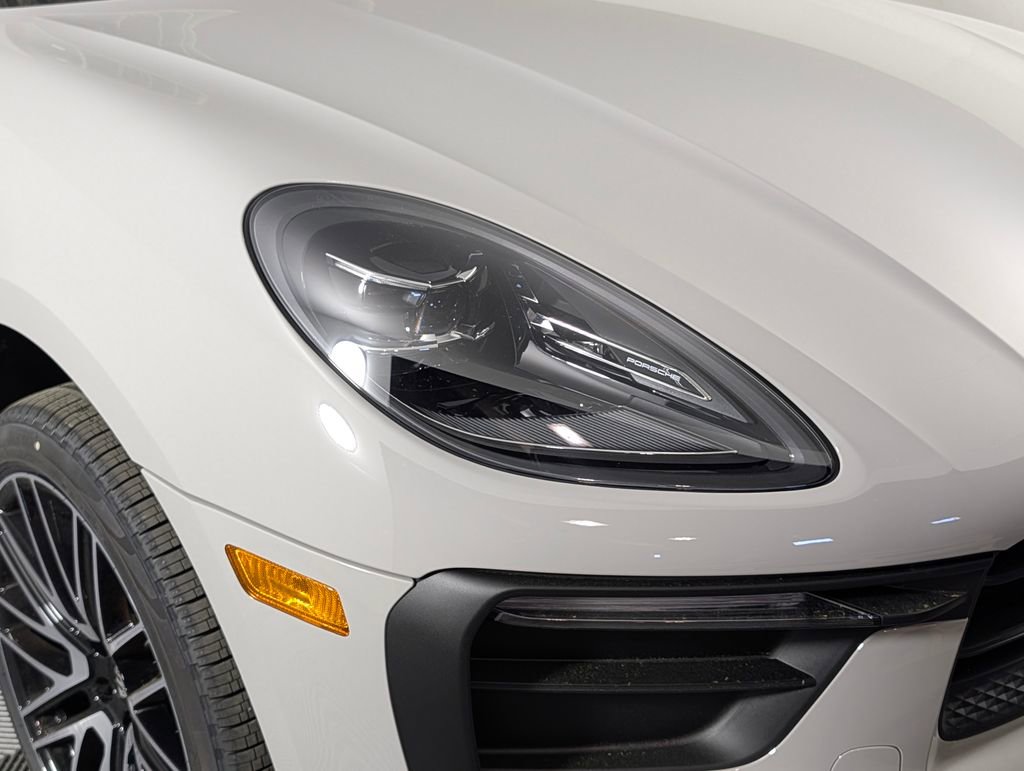 New 2026 Porsche Macan AWD/4WD image 15