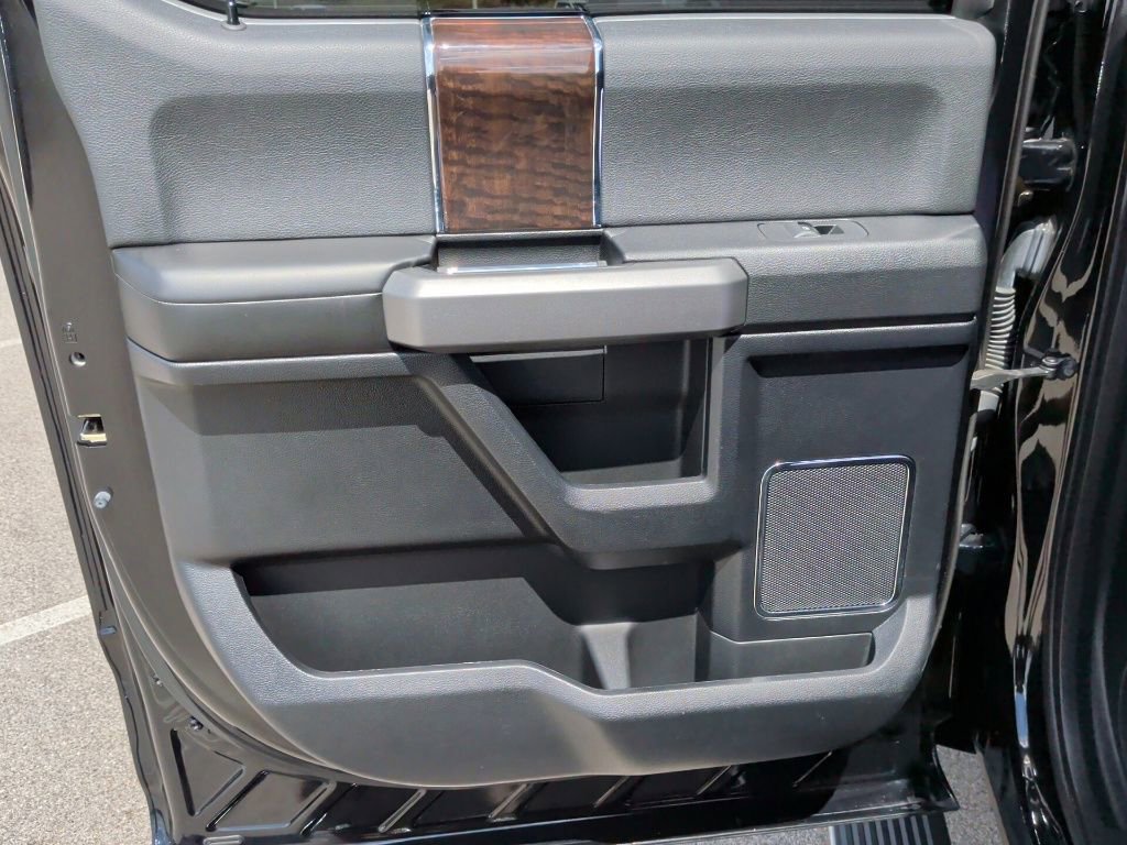 Used 2016 Ford F150 Platinum w/ Equipment Group 701A Luxury image 41