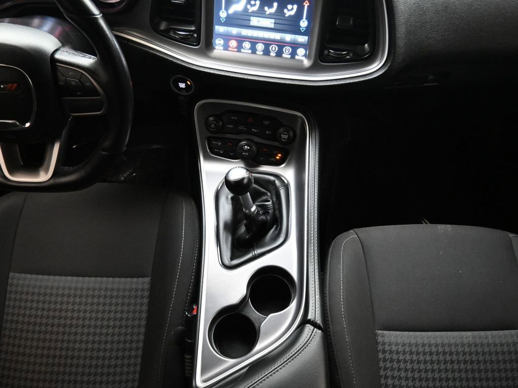 Used 2022 Dodge Challenger R/T w/ Performance Handling Group image 24