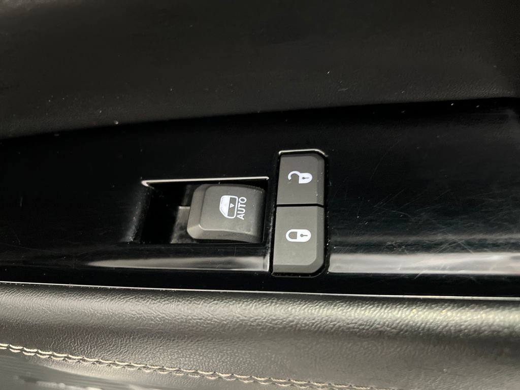 Used 2024 Jeep Wagoneer L Series II w/ Flexible Seating Group image 30