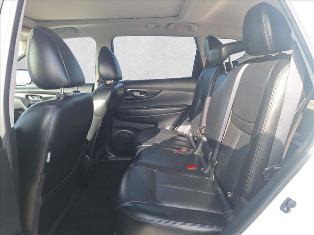 Used 2018 Nissan Rogue SL w/ Premium Package image 14