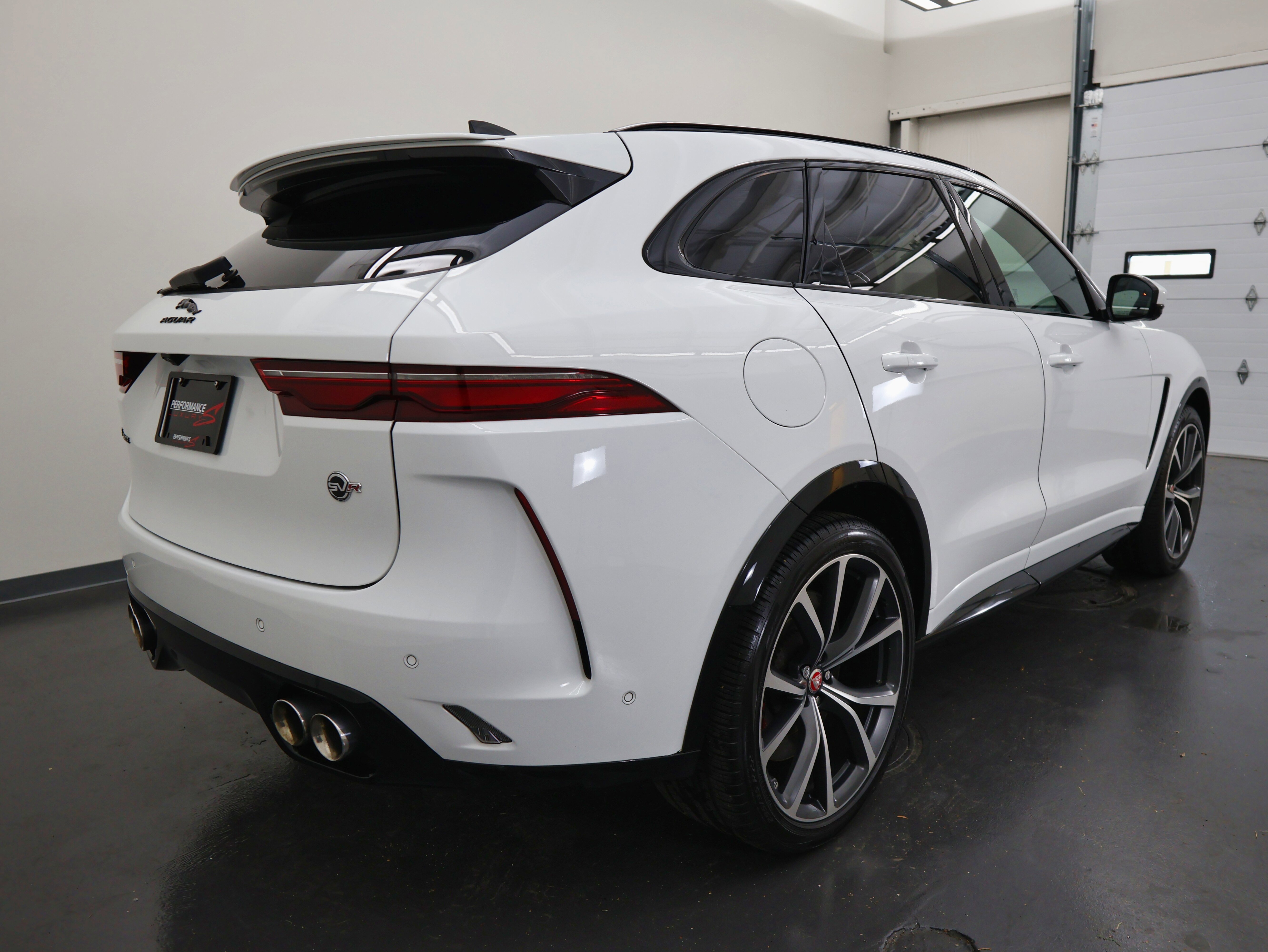 Used 2023 Jaguar F-PACE SVR image 3