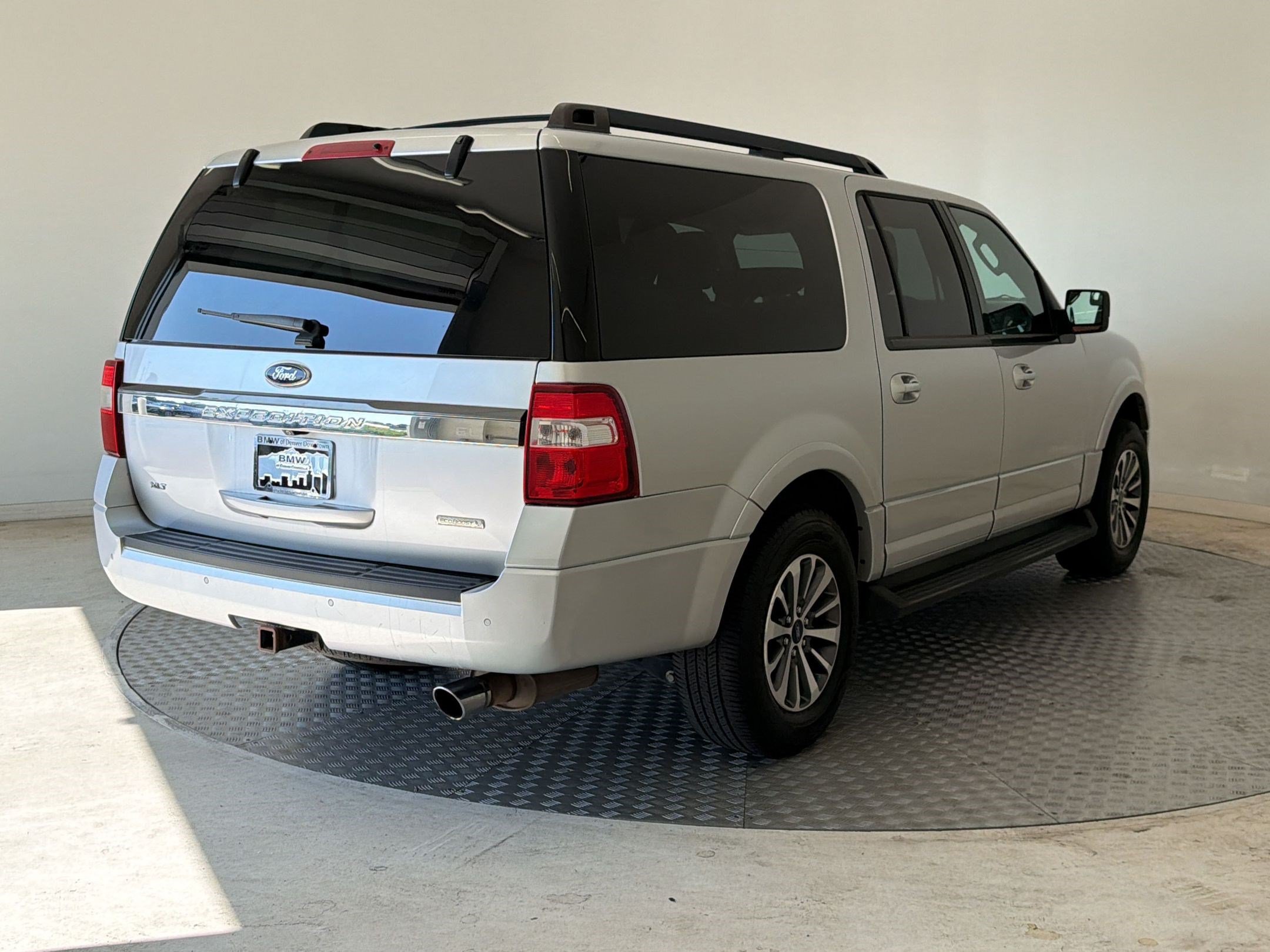 Used 2016 Ford Expedition EL XLT w/ Equipment Group 202A AWD/4WD image 9