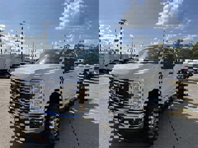 New 2026 Ford F350 XL w/ XL Chrome Package image 3