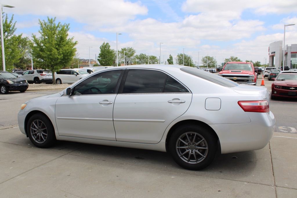 Used 2009 Toyota Camry LE FWD image 4