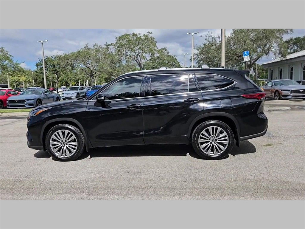 Used 2022 Toyota Highlander Platinum image 30