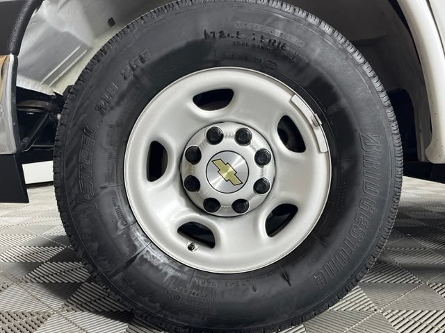 Used 2023 Chevrolet Express 3500 LT w/ LT Preferred Equipment Group RWD image 8