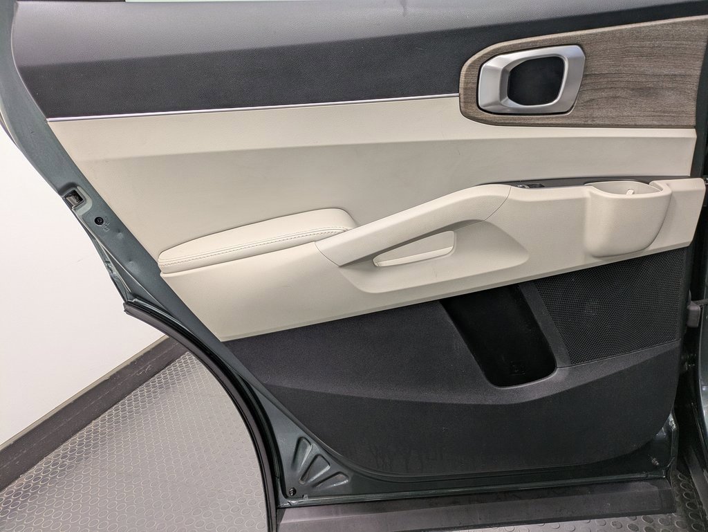 Used 2022 Kia Sorento S w/ Panoramic Sunroof Package image 22