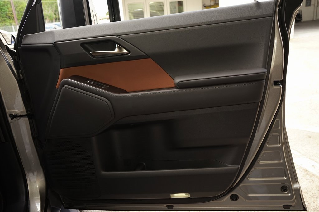 Used 2025 Lexus GX 550 image 24
