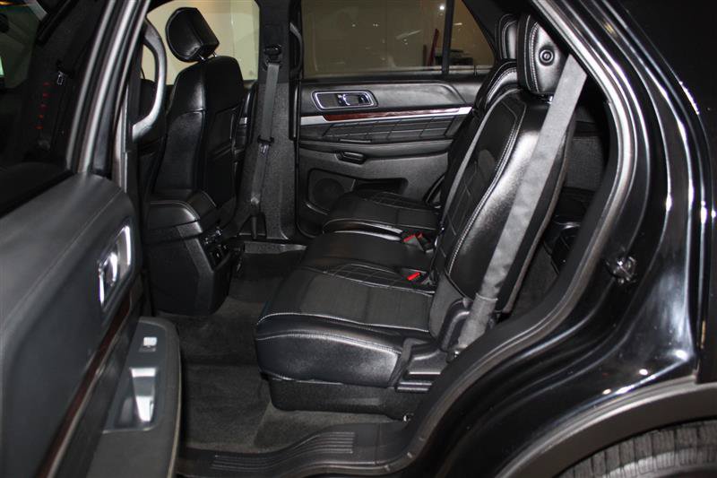 Used 2016 Ford Explorer Platinum AWD/4WD image 31