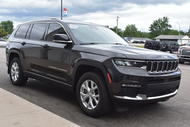Used 2023 Jeep Grand Cherokee L Limited AWD/4WD image 12