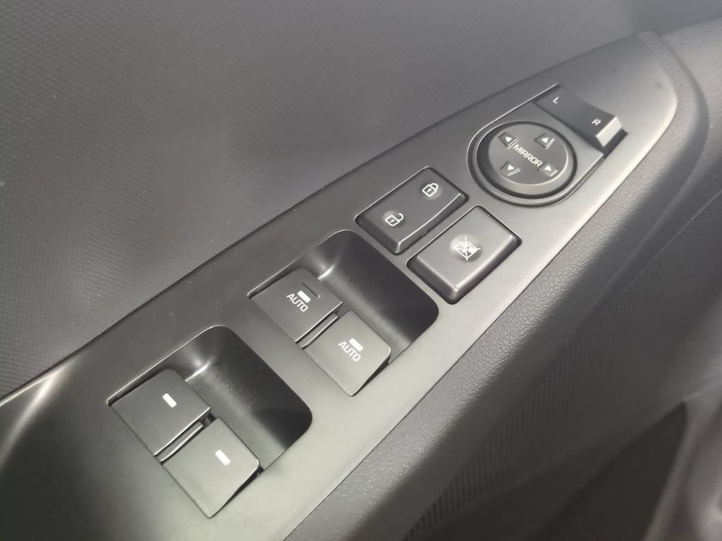 Used 2020 Hyundai Ioniq SEL FWD image 30