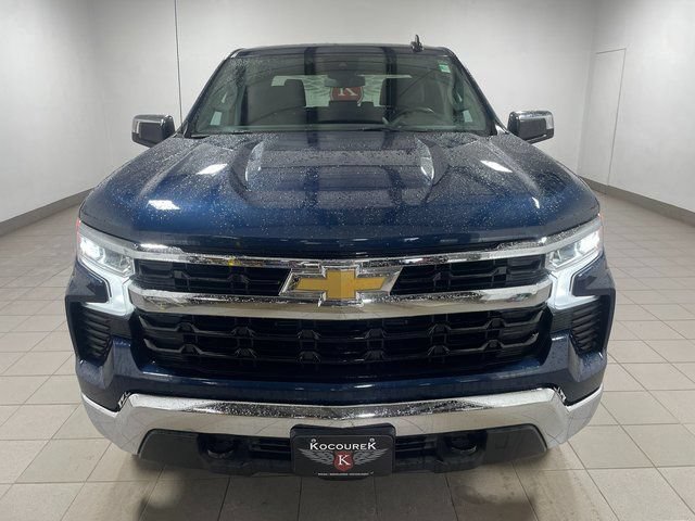 Used 2022 Chevrolet Silverado 1500 LT AWD/4WD image 2