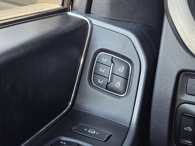 Used 2023 Ford F350 Lariat w/ FX4 Off-Road Package AWD/4WD image 17