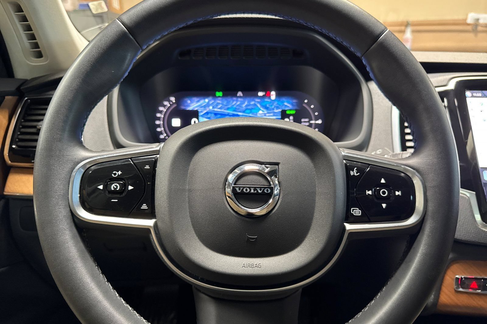 Certified 2023 Volvo XC90 T8 Plus w/ Protection Package Premier AWD/4WD image 27