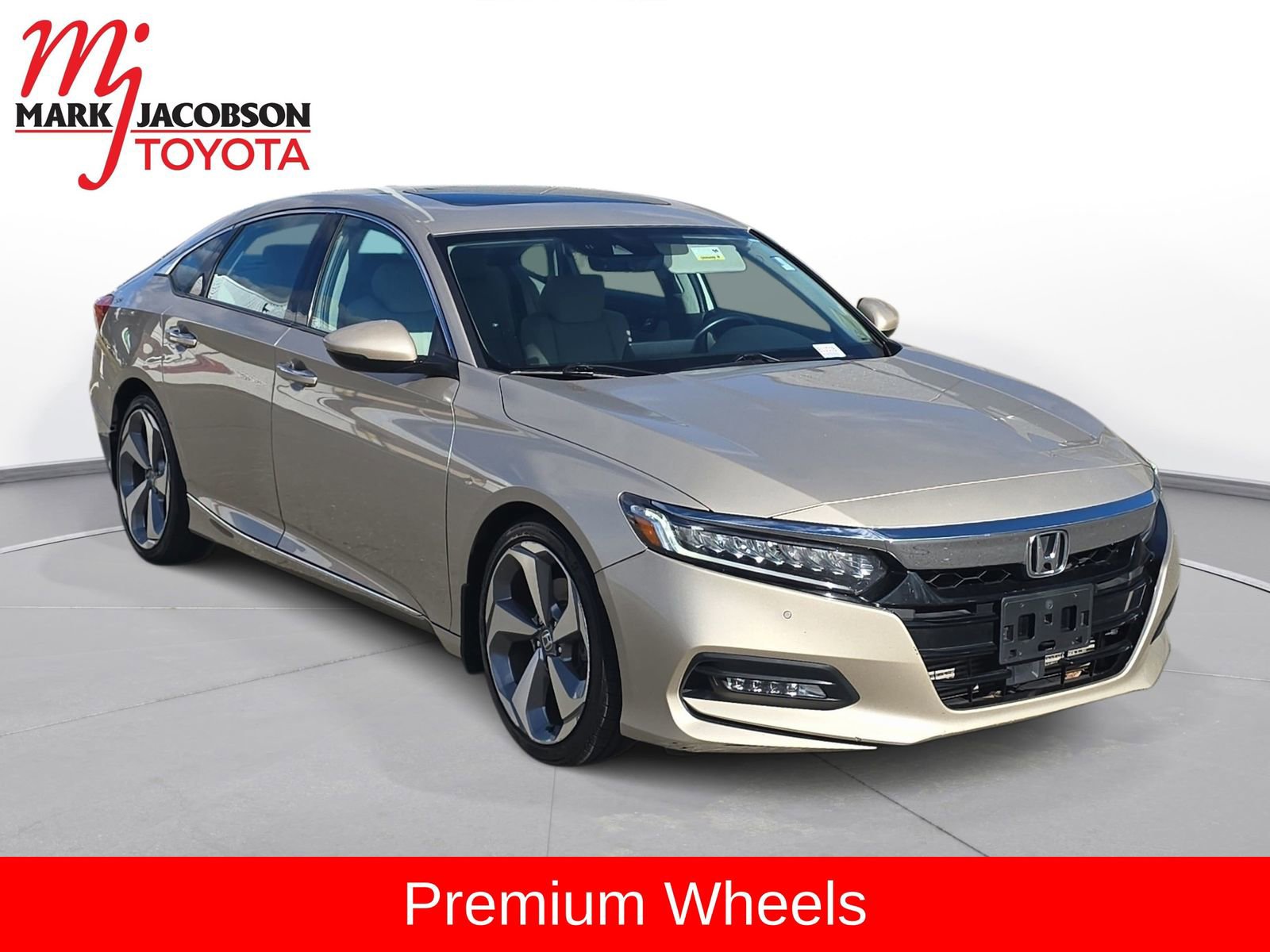 Used 2018 Honda Accord Touring image 4