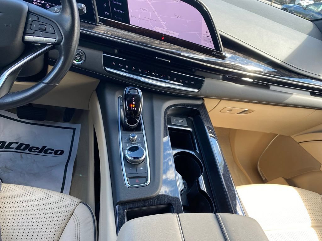 Used 2021 Cadillac Escalade Premium Luxury AWD/4WD image 26