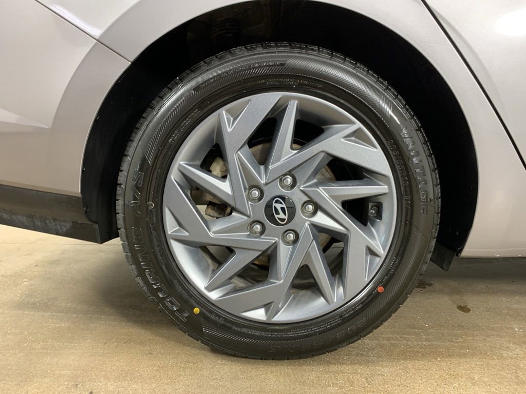 Used 2024 Hyundai Elantra SEL image 37