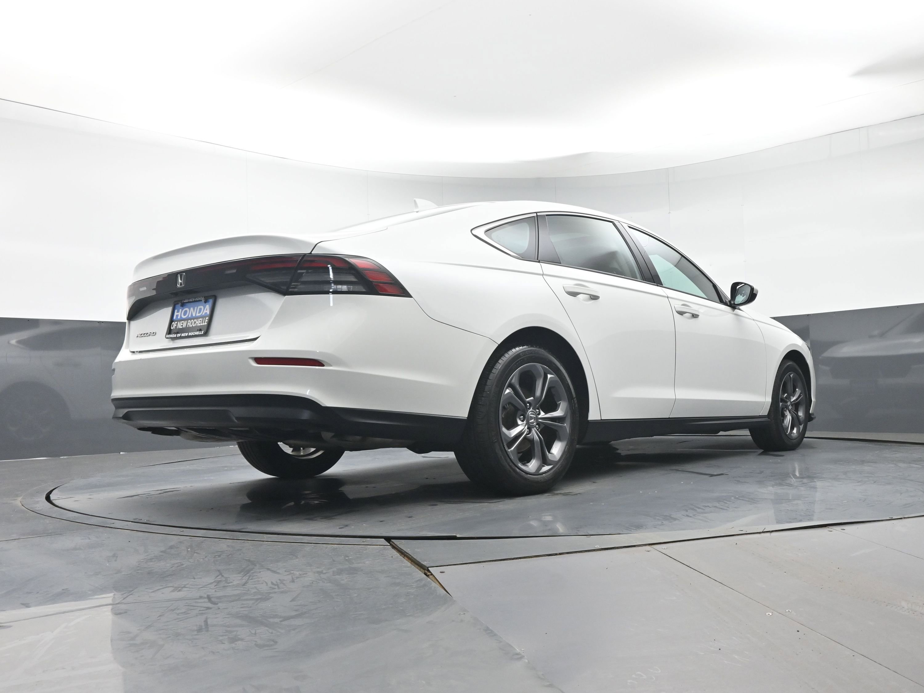 Certified 2023 Honda Accord EX image 23