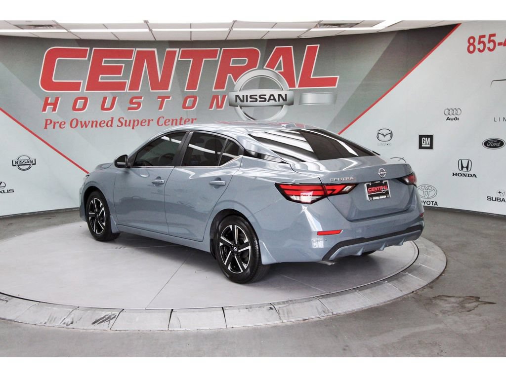 Used 2025 Nissan Sentra SV FWD image 3