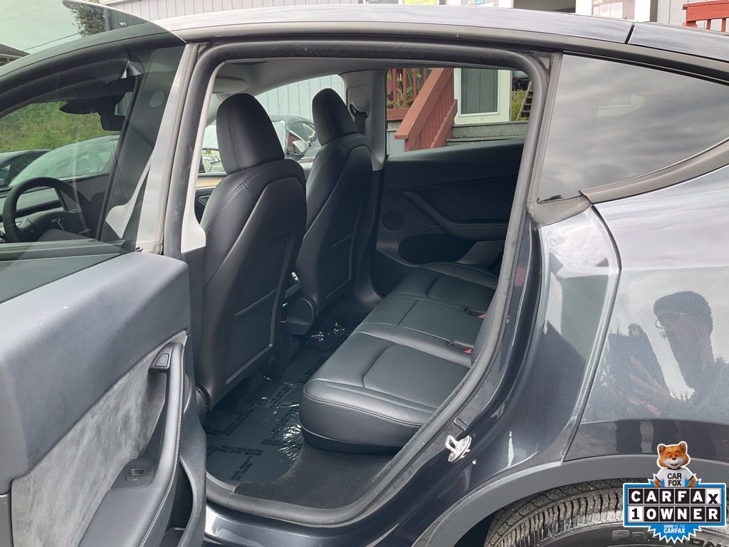 Used 2024 Tesla Model Y 2WD image 21