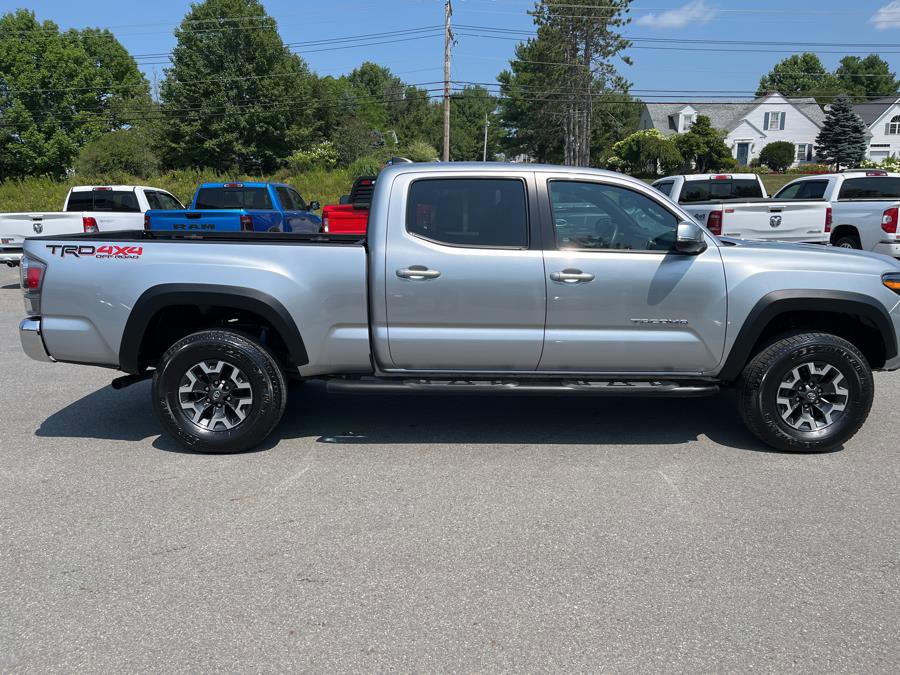 Used 2022 Toyota Tacoma TRD Off-Road image 2