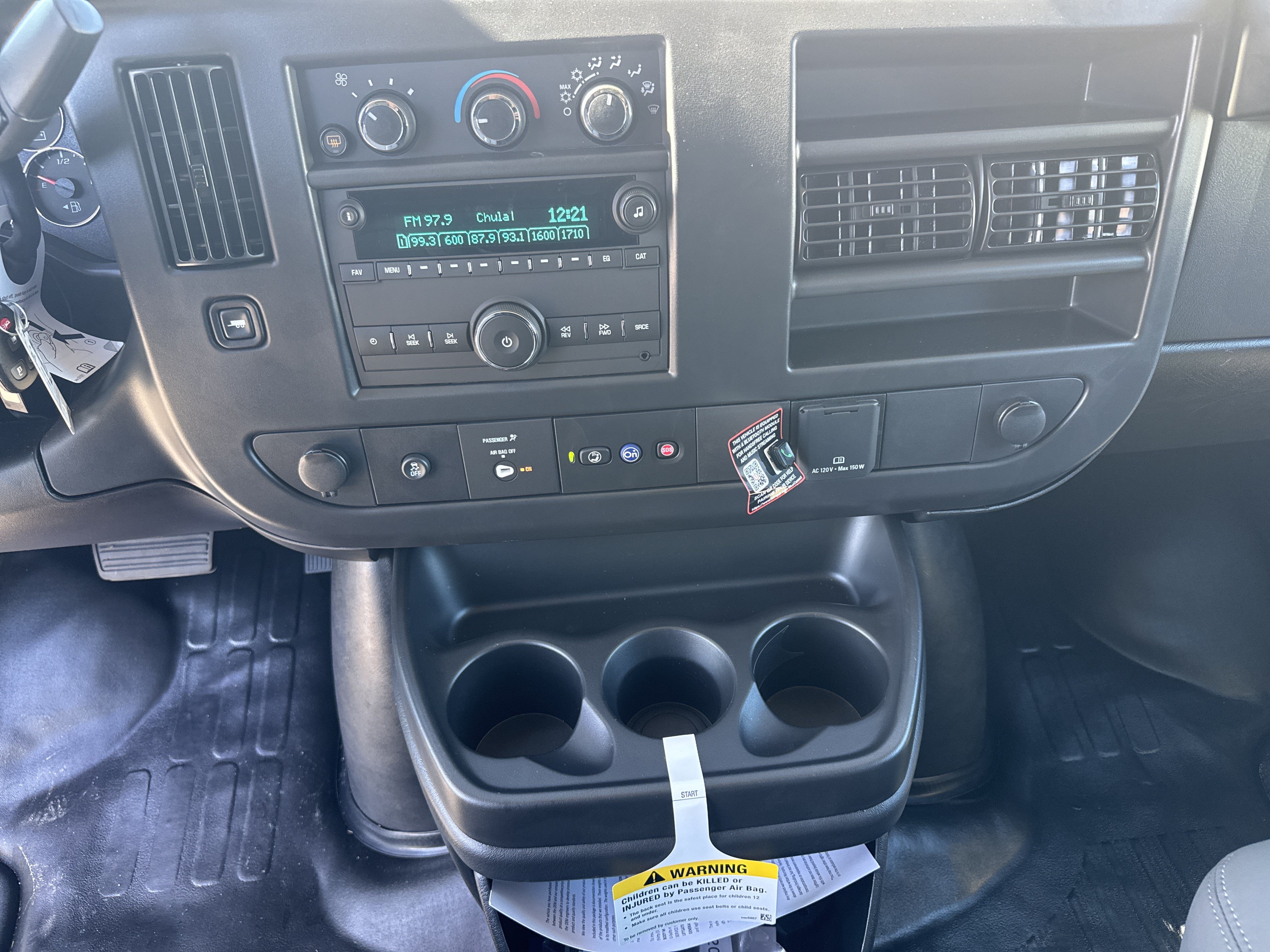 New 2025 GMC Savana 2500 w/ Driver Convenience Package RWD image 28