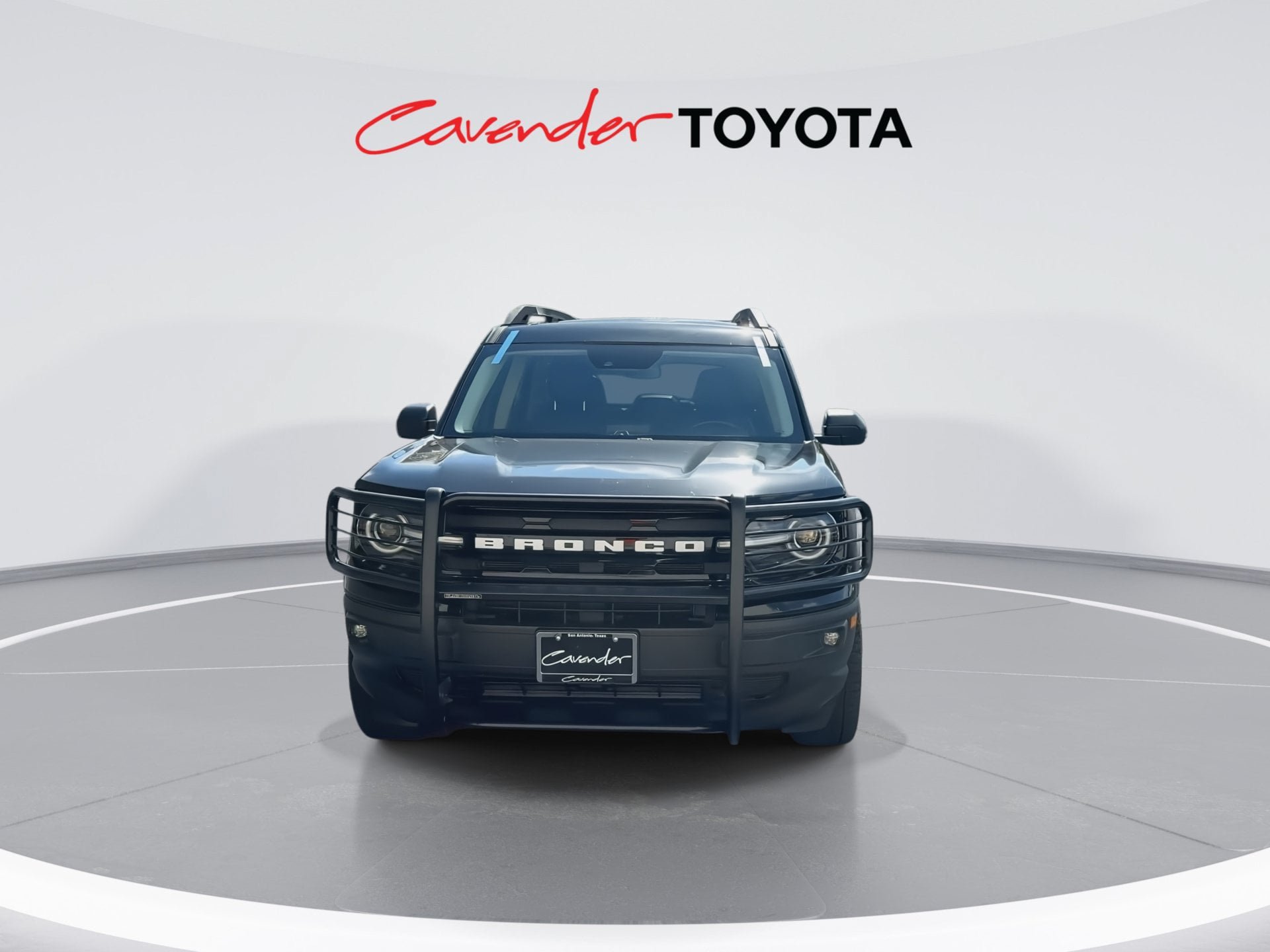 Used 2023 Ford Bronco Sport Outer Banks w/ Tech Package AWD/4WD image 3