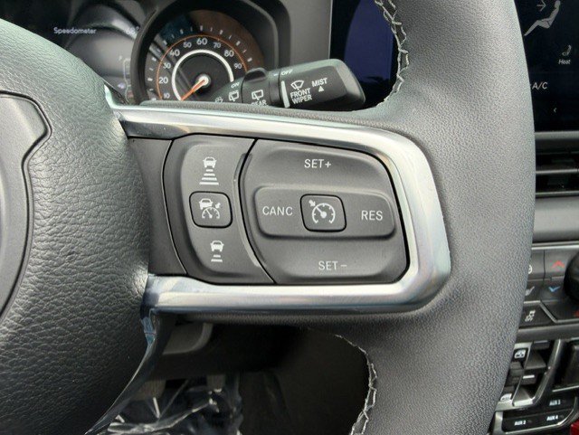 Used 2026 Jeep Wrangler Unlimited Sahara AWD/4WD image 17