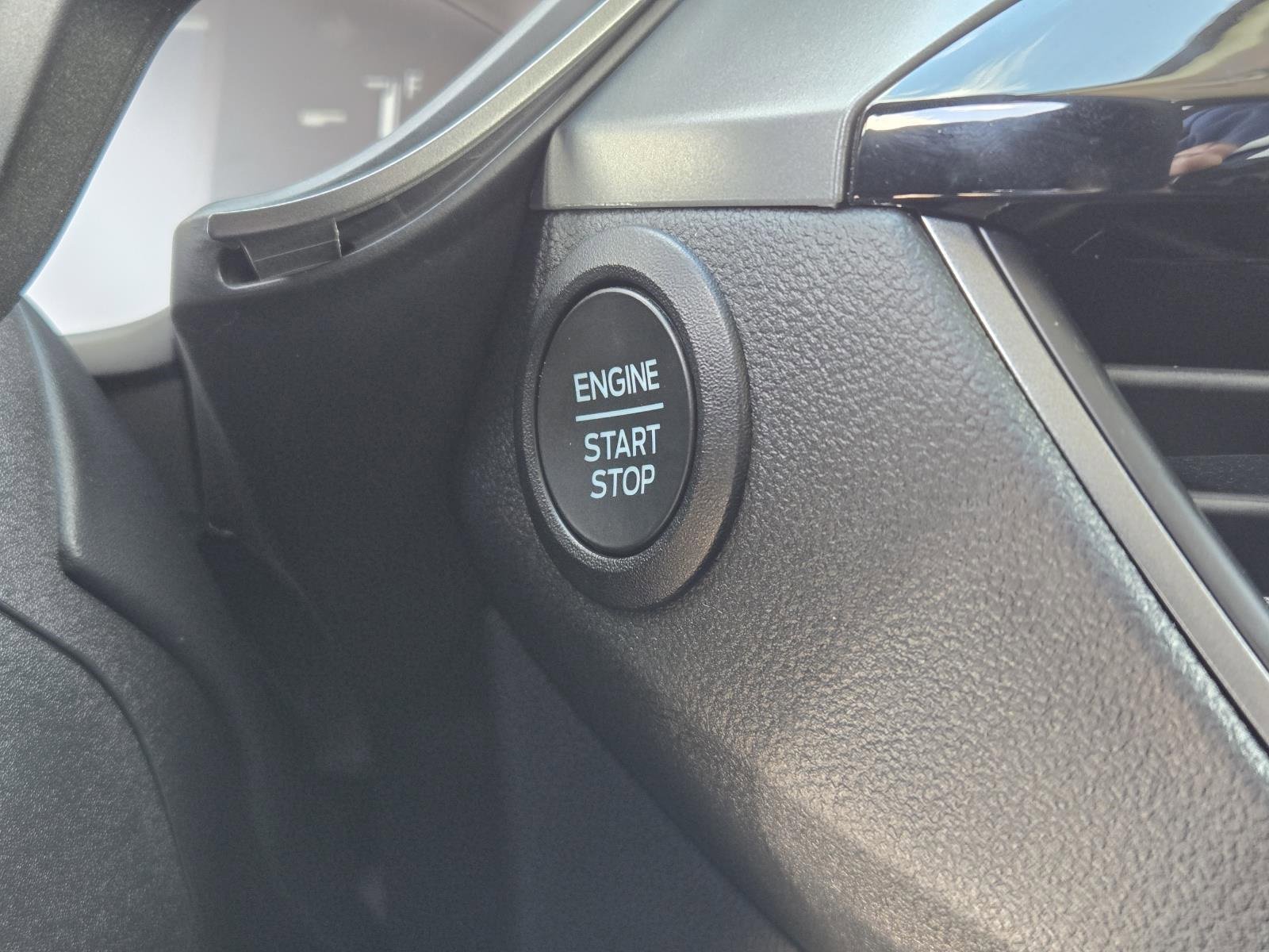 Used 2025 Ford Escape Active image 13