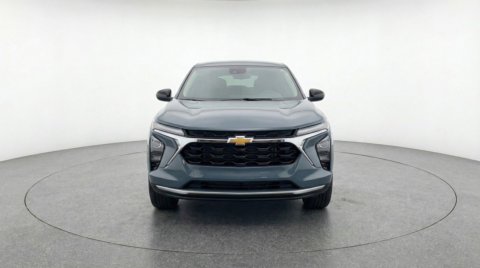 Used 2025 Chevrolet Trax LT image 2