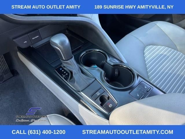 Used 2020 Toyota Camry SE w/ Cold Weather Package AWD/4WD image 40
