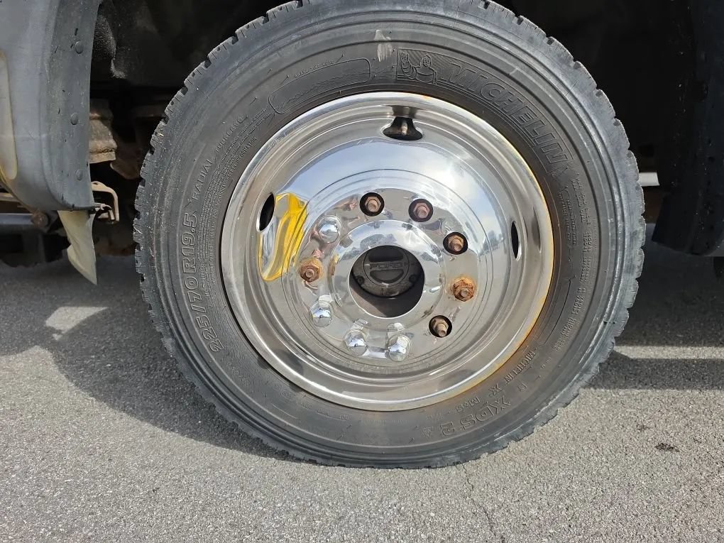Used 2012 Ford F550 4x4 Regular Cab Super Duty image 10