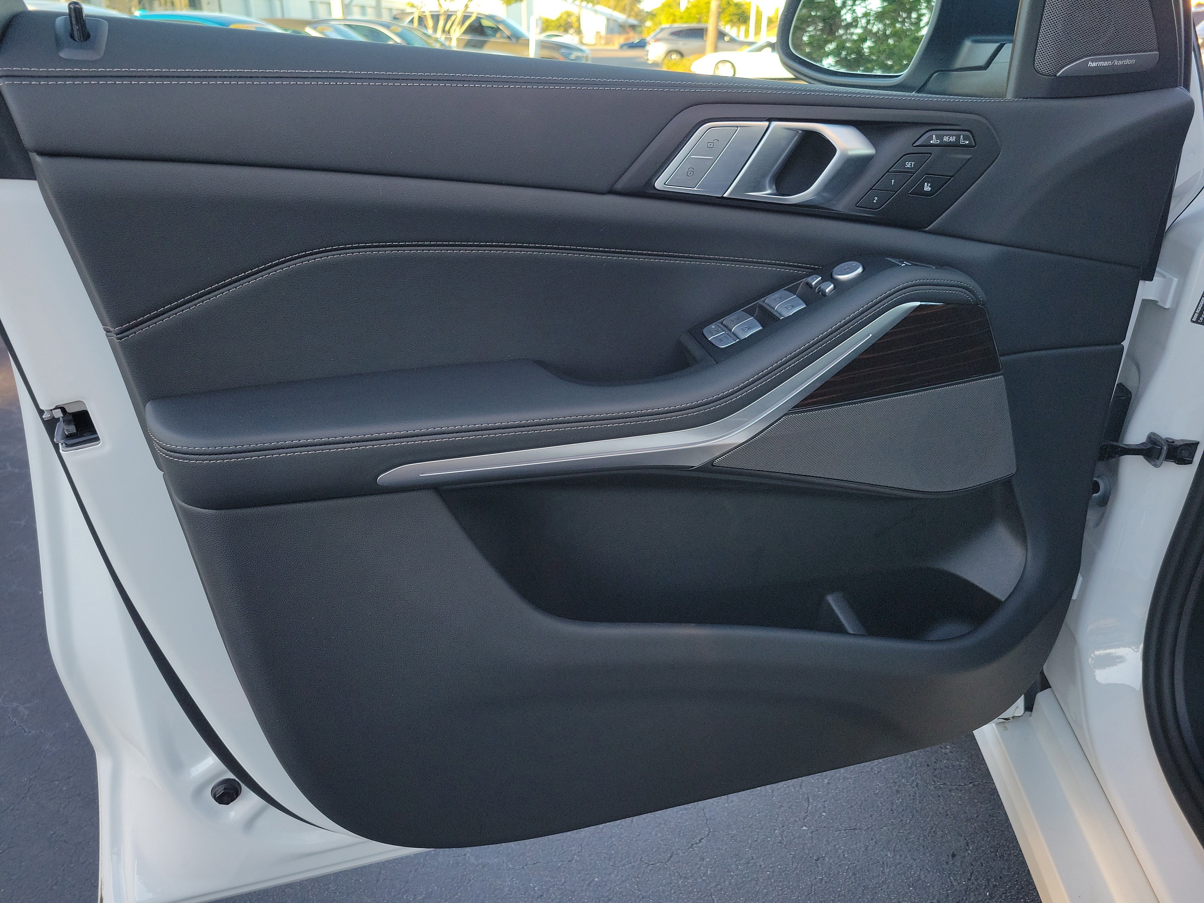 Used 2026 BMW X7 xDrive40i image 23