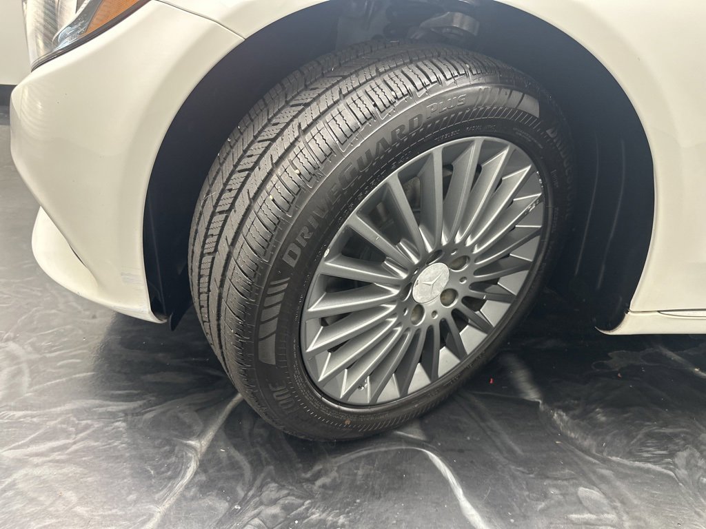 Used 2015 Mercedes-Benz C 300 Sedan w/ Luxury Package image 27