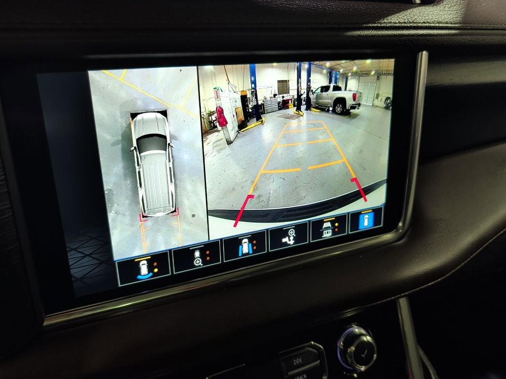 Used 2022 GMC Yukon XL Denali w/ Denali Premium Package image 24