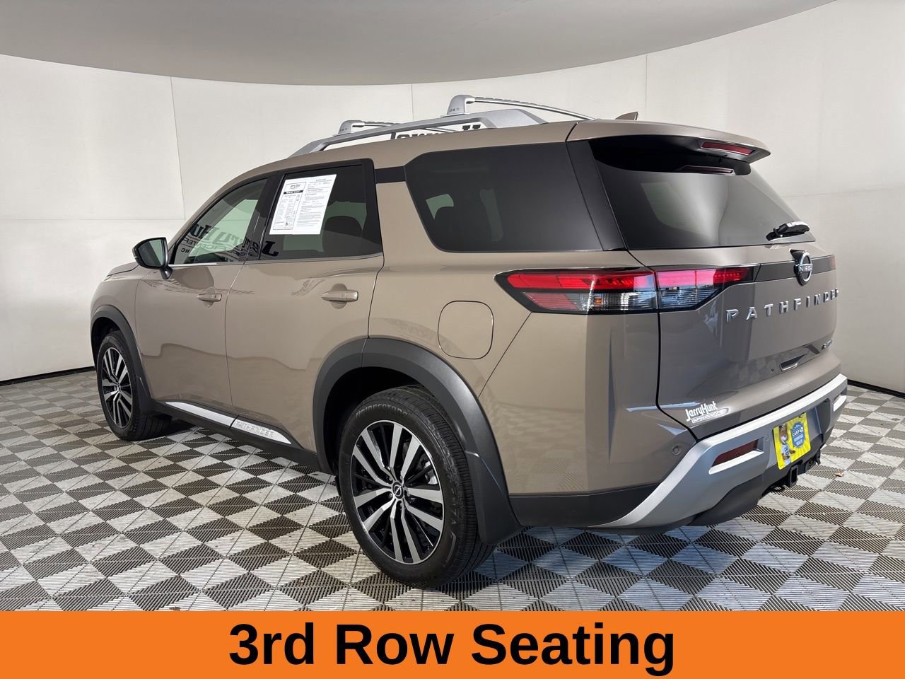 Used 2024 Nissan Pathfinder Platinum w/ Cargo Package image 7