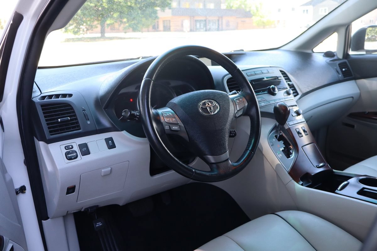 Used 2009 Toyota Venza AWD image 15