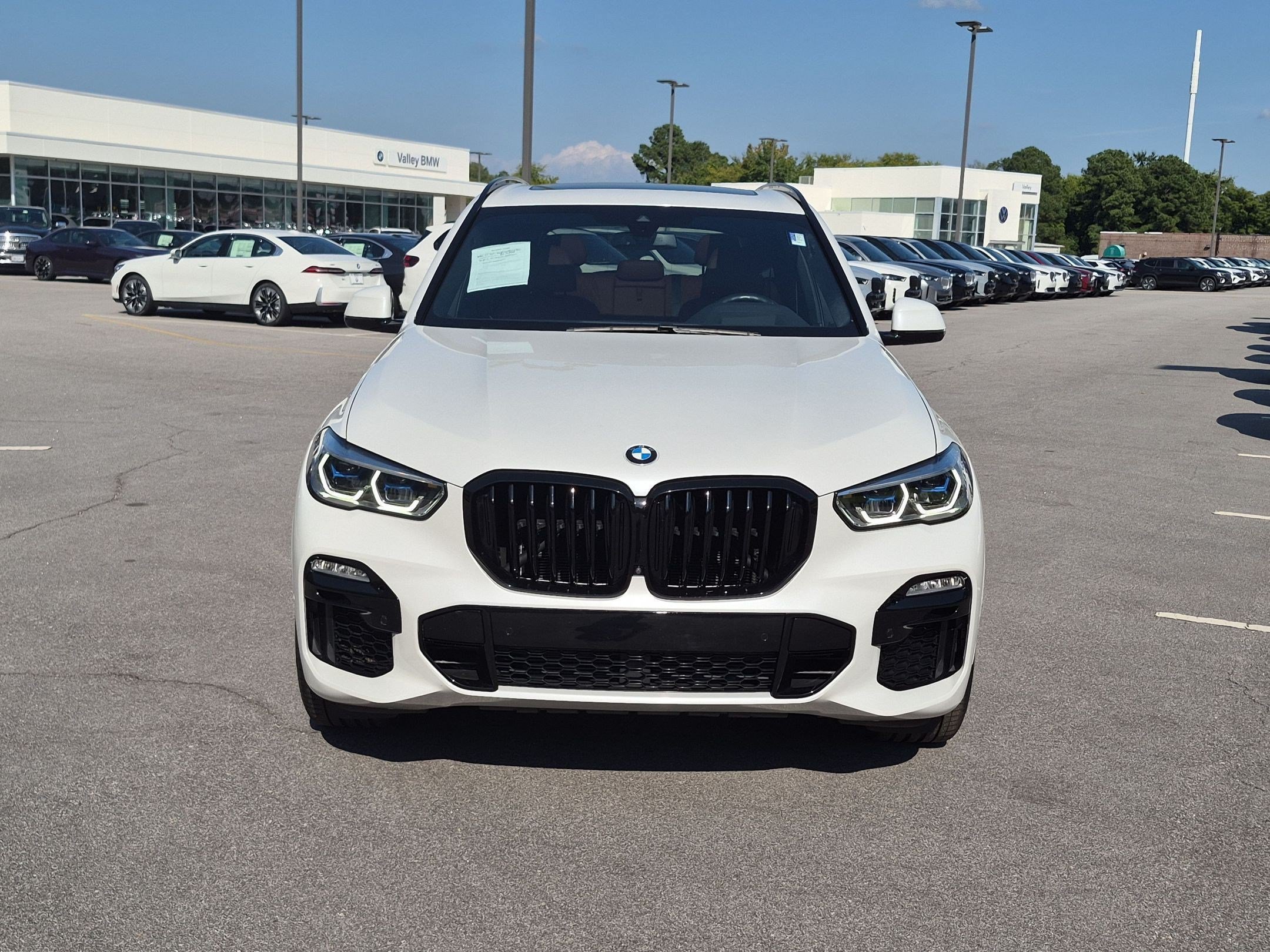 Used 2021 BMW X5 xDrive40i w/ M Sport Package AWD/4WD image 8