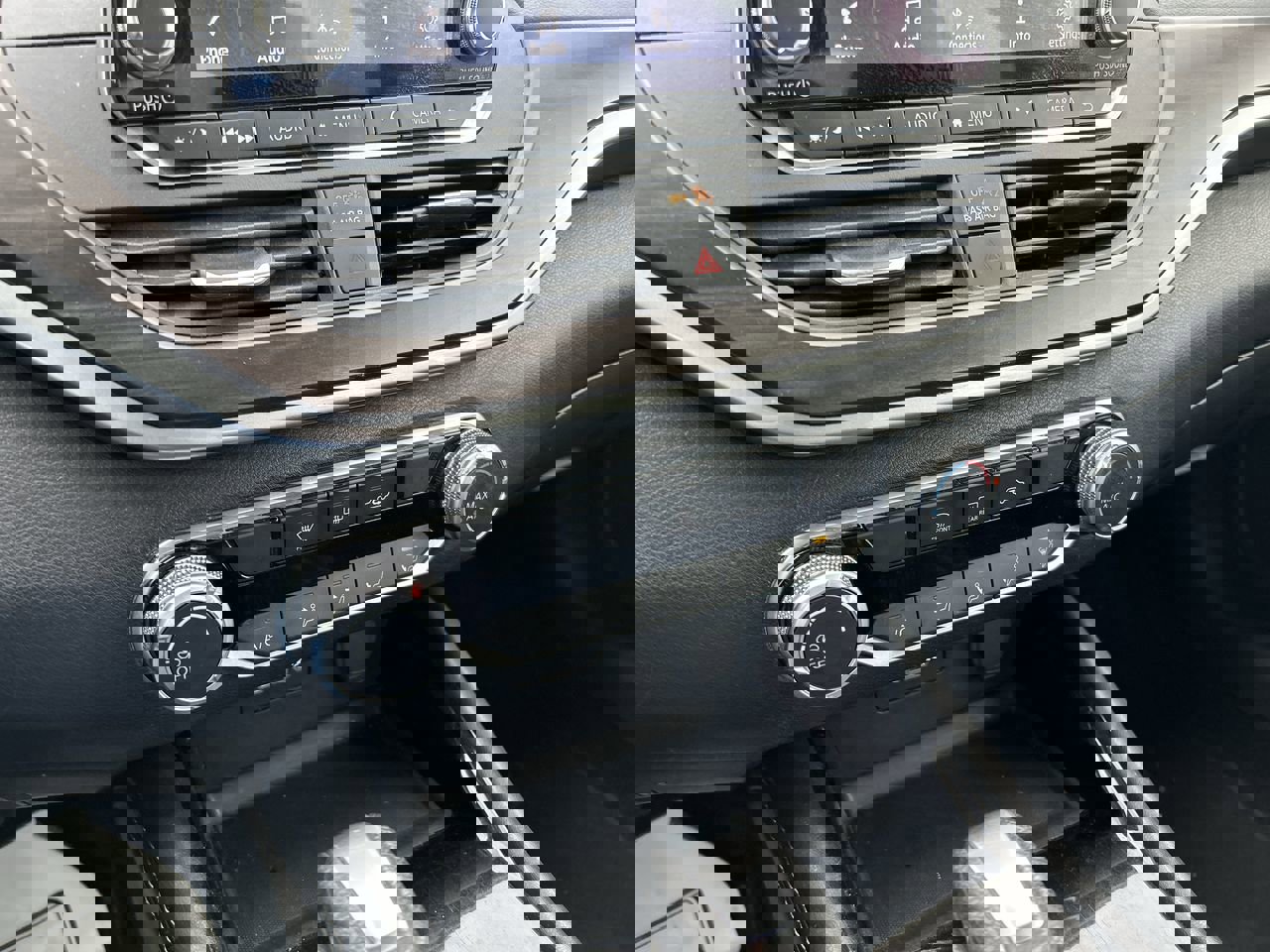 Used 2023 Nissan Altima 2.5 SV FWD image 28