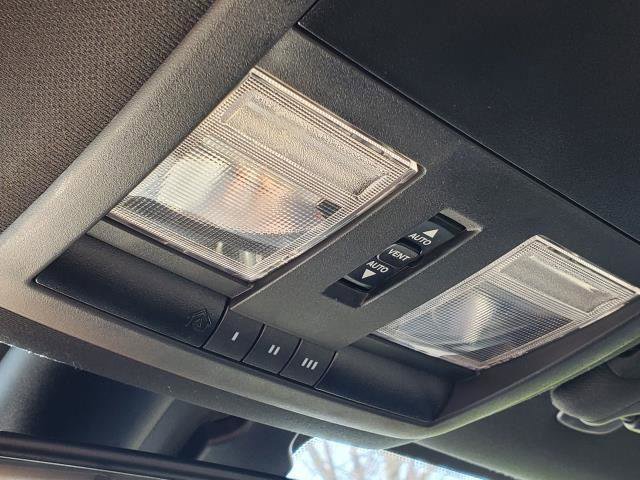 Used 2019 Dodge Challenger SXT w/ Plus Package image 19