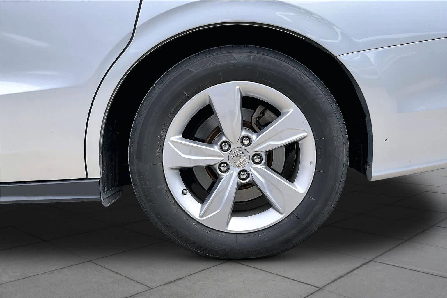 Used 2018 Honda Odyssey EX image 11