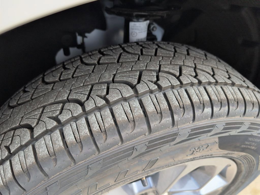 New 2025 Ford Maverick XLT w/ XLT Luxury Package image 18