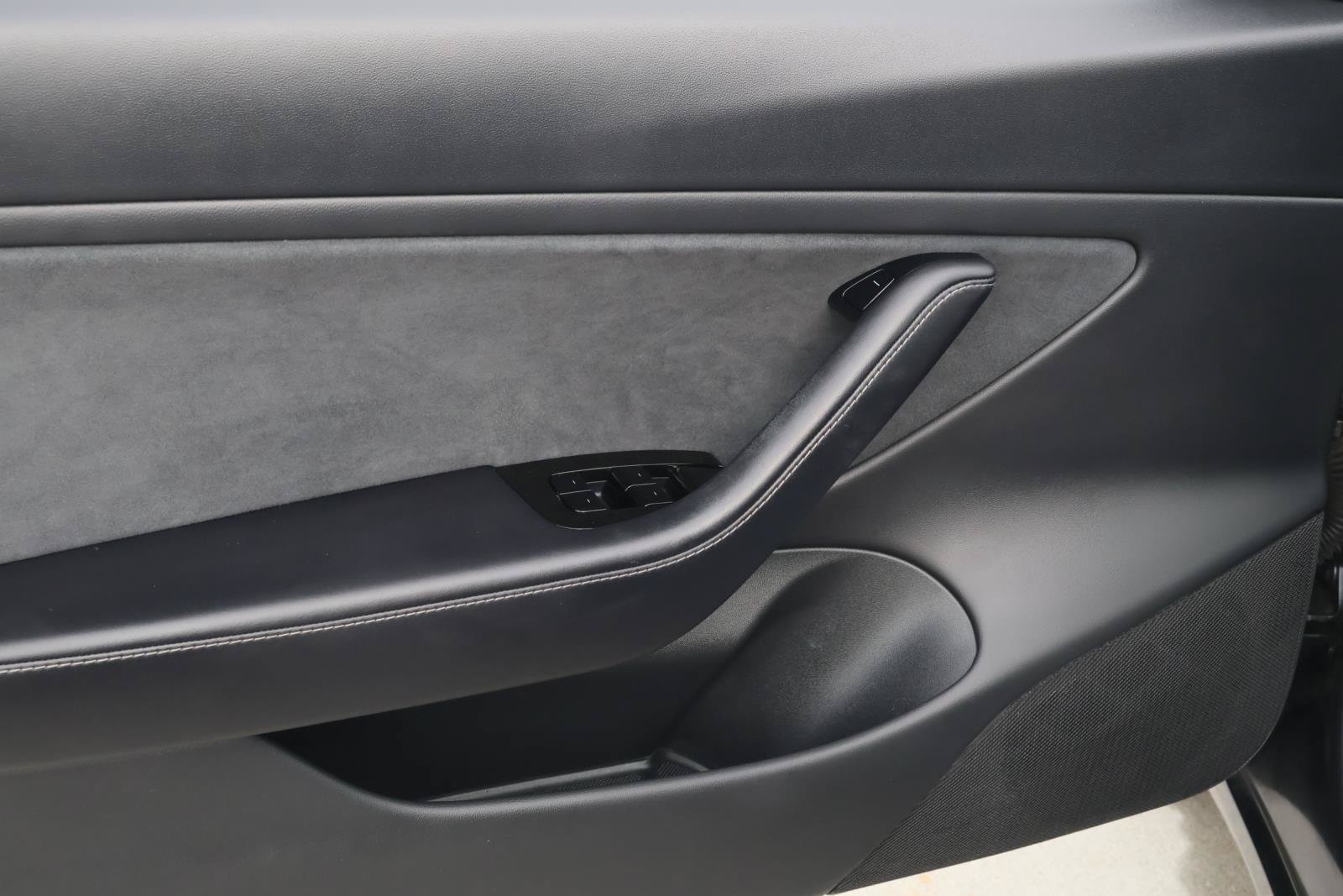 Used 2018 Tesla Model 3 Long Range RWD image 13