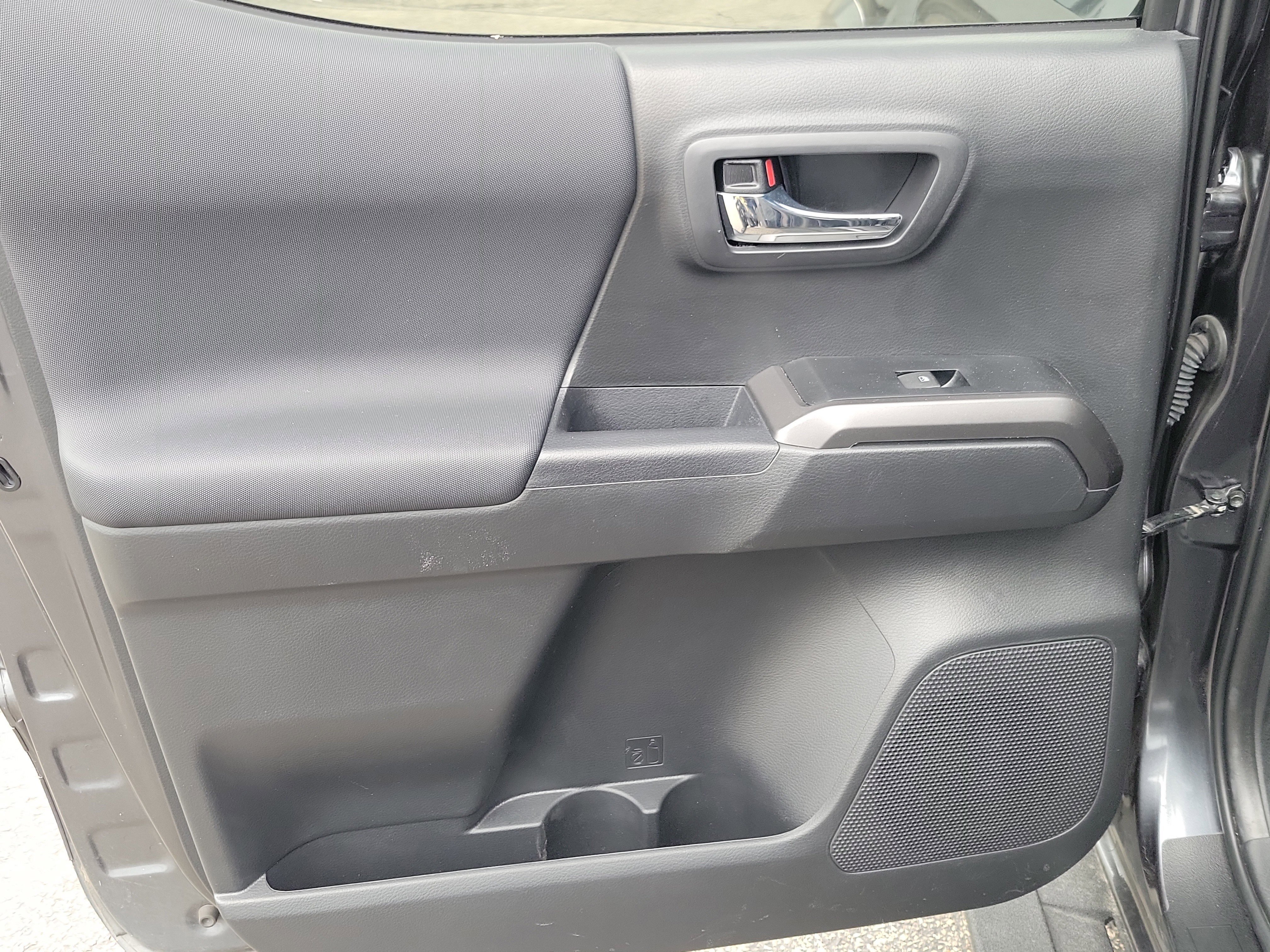 Used 2023 Toyota Tacoma TRD Sport image 11