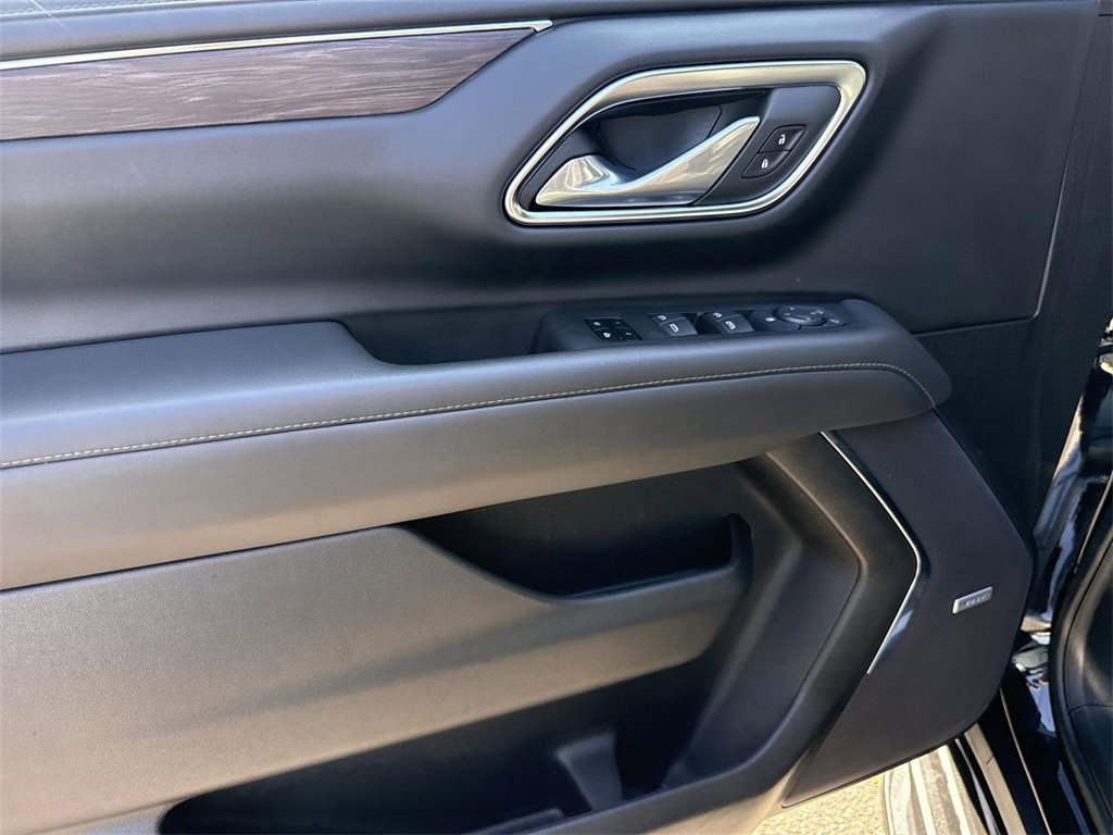 Used 2024 Chevrolet Suburban LT image 20