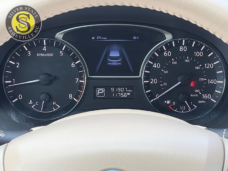 Used 2014 Nissan Pathfinder Platinum w/ Platinum Premium Package FWD image 30